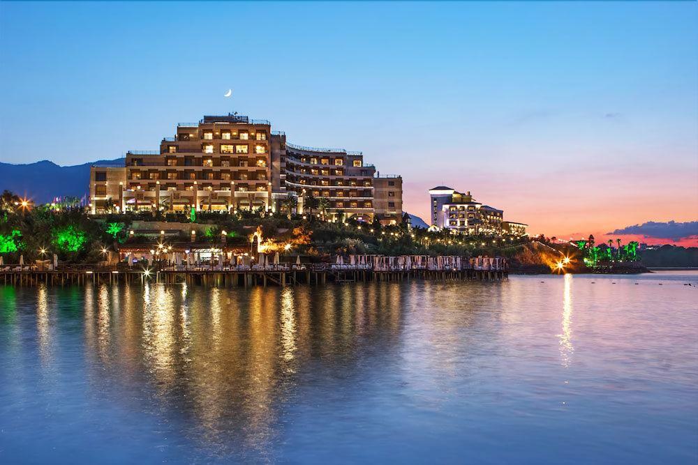 Merit Royal Hotel & Casino Karavas  Exterior photo